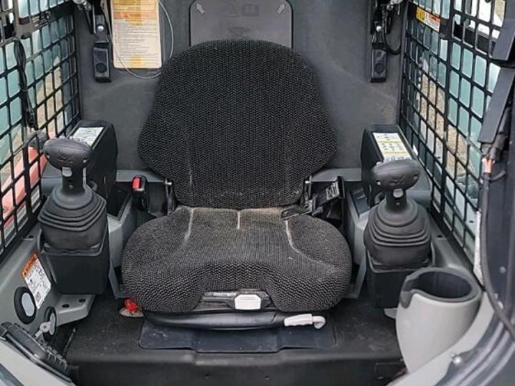 2022-bobcat-t770-image-13