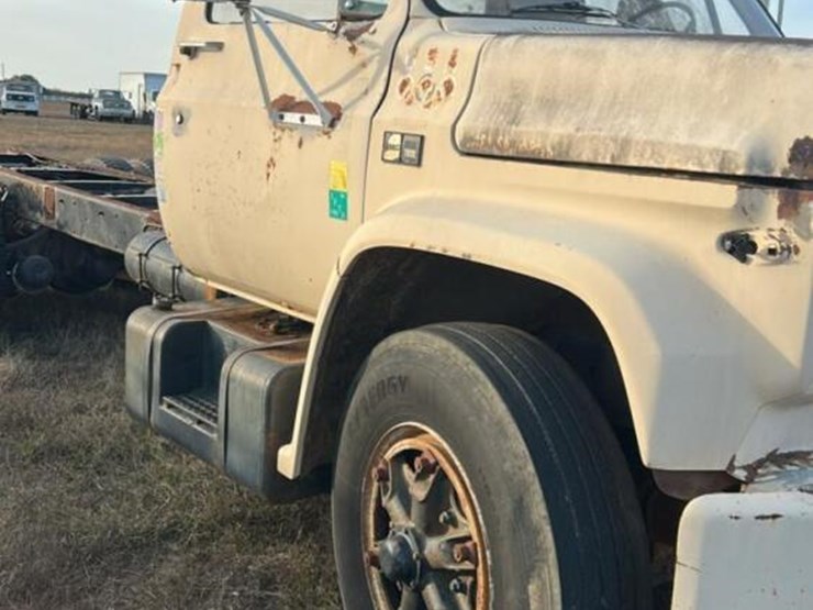 1986-gmc-c7d064-6x4-cab-&-chassis,-s/n-1gds7d4g6gv502071-(no-title---bill-of-sale-only):-as-is,-non-running-image-2