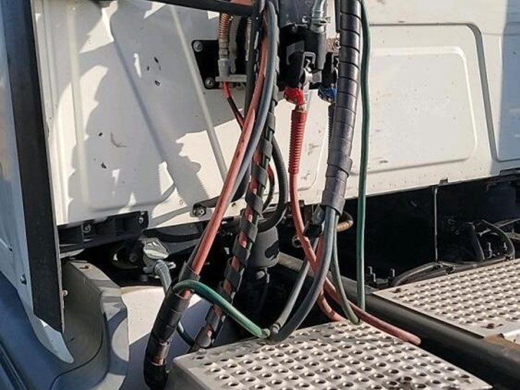 2016-international-prostar-image-14