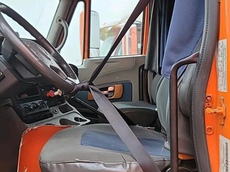 international-prostar-image-16