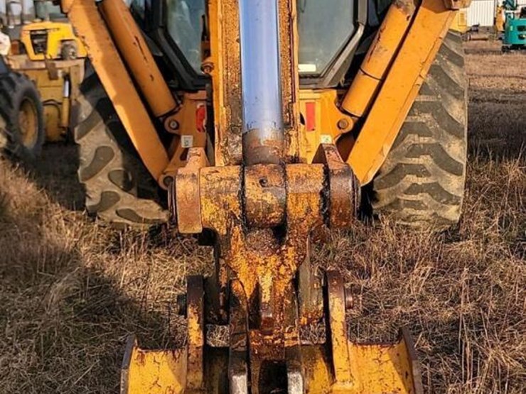 2010-case-590sm-image-14