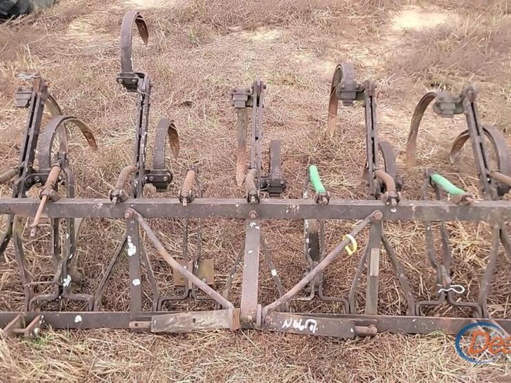 john-deere-chisel-plow,-s/n-3511-image-1