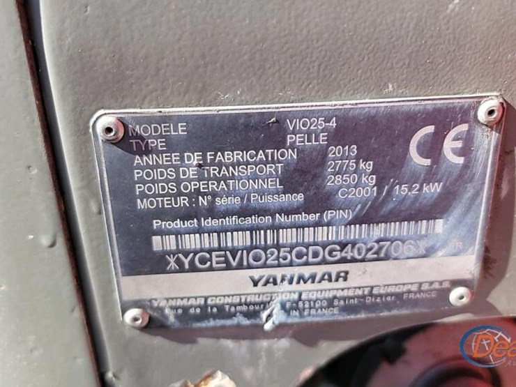 2013-yanmar-vio25-4-image-11