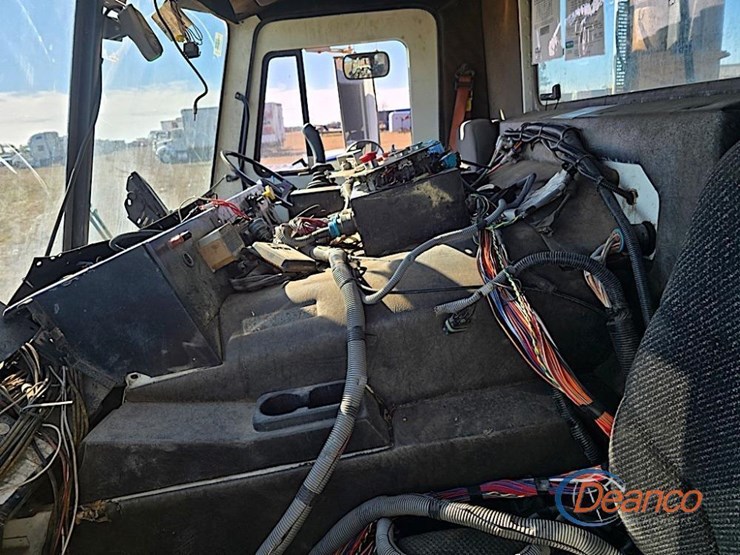 2015-mack-garbage-truck,-s/n-1m2au14c9fm002359-(no-title---bill-of-sale-only):-auto.,-runs,-won't-build-air,-124k-mi.-image-20