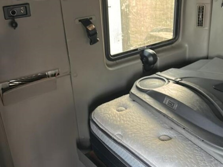 2015-international-prostar-image-21