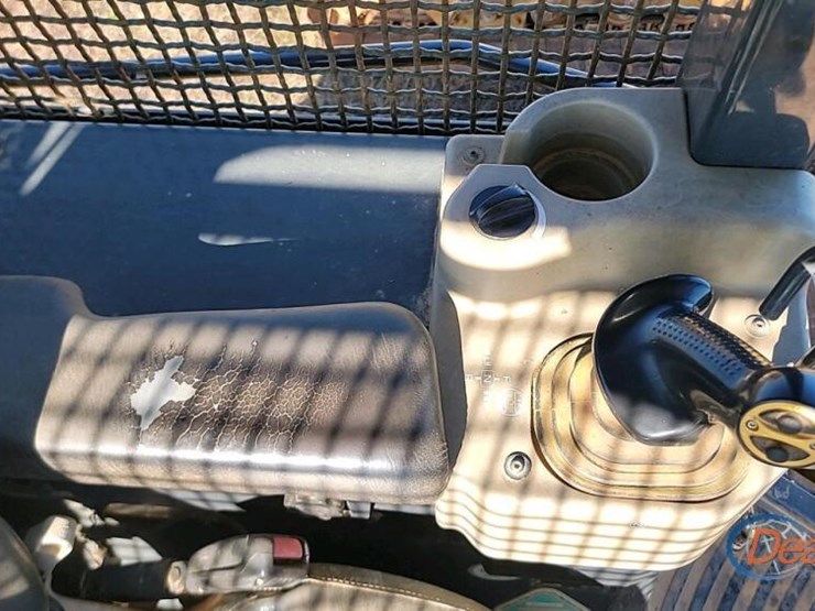 2017-komatsu-d39px-24-image-23