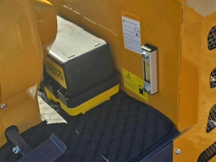 unused-2025-cfg-mx12r-mini-excavator,-s/n-2025x0000129:-15hp-gas-eng.,-bkt.-image-11