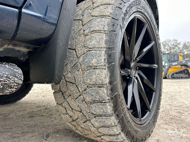 2019-chevrolet-silverado-1500-image-31