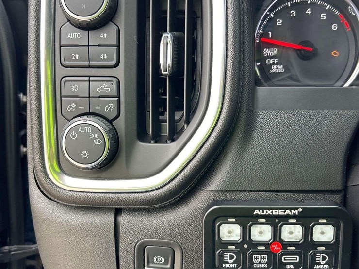 2019-chevrolet-silverado-1500-image-19