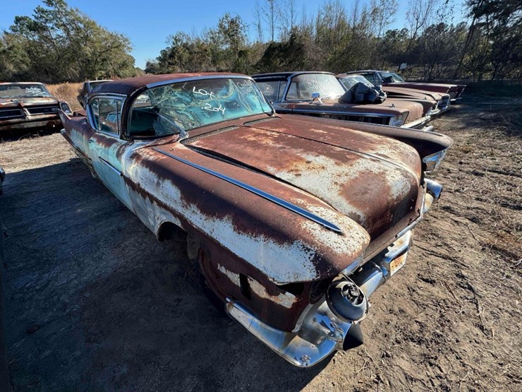 1958-cadillac-series-62-image-2