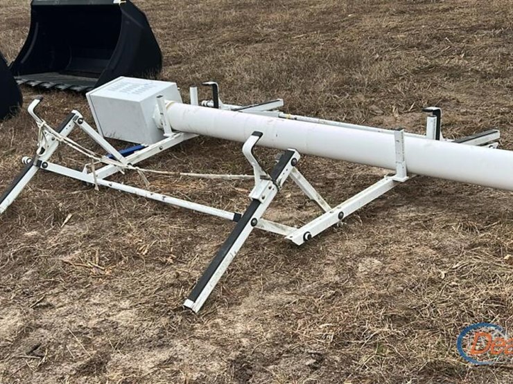 prime-design-ergo-rack-and-tool-box-mounted-on-pipe-image-2