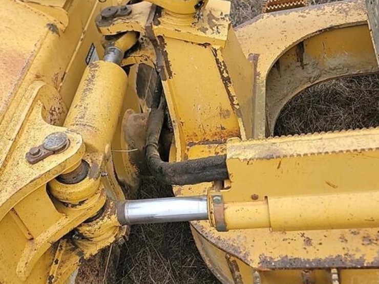 deere-700j-xlt-image-10