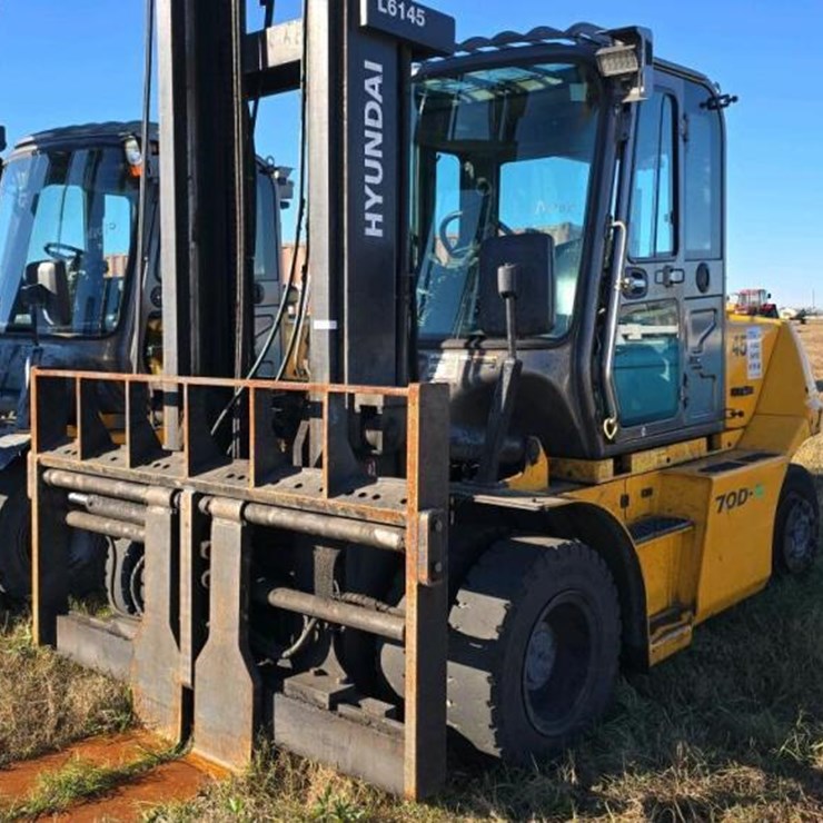 HYUNDAI 70D-9