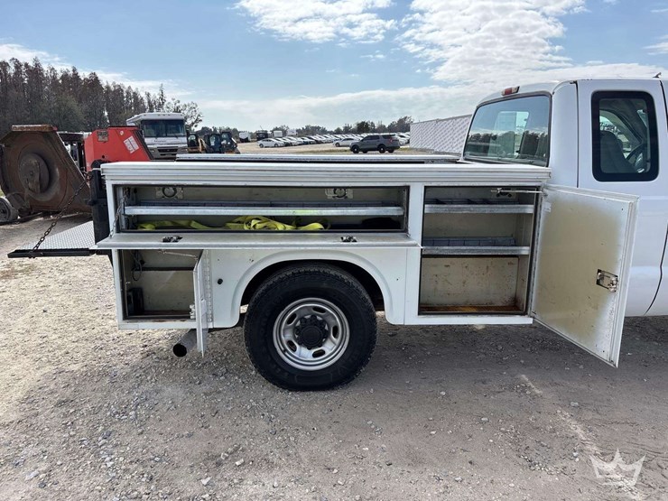 2004-ford-f250-image-13