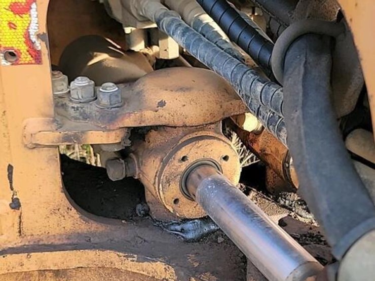 2010-case-590sm-image-19