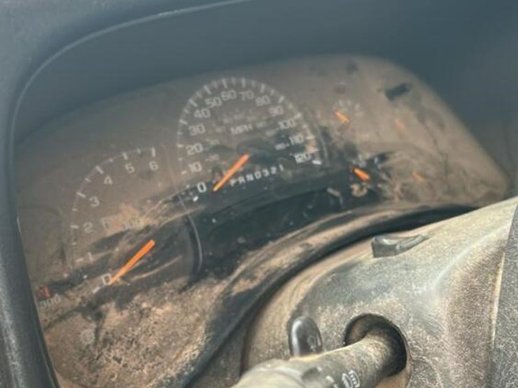 2006-chevrolet-3500-image-13