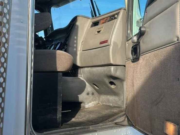 kenworth-t800-image-6