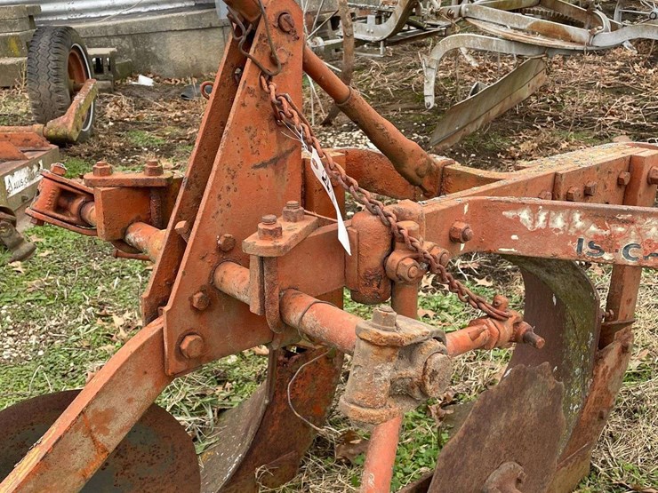 allis-chalmers-3-bottom-mounted-plow-image-12
