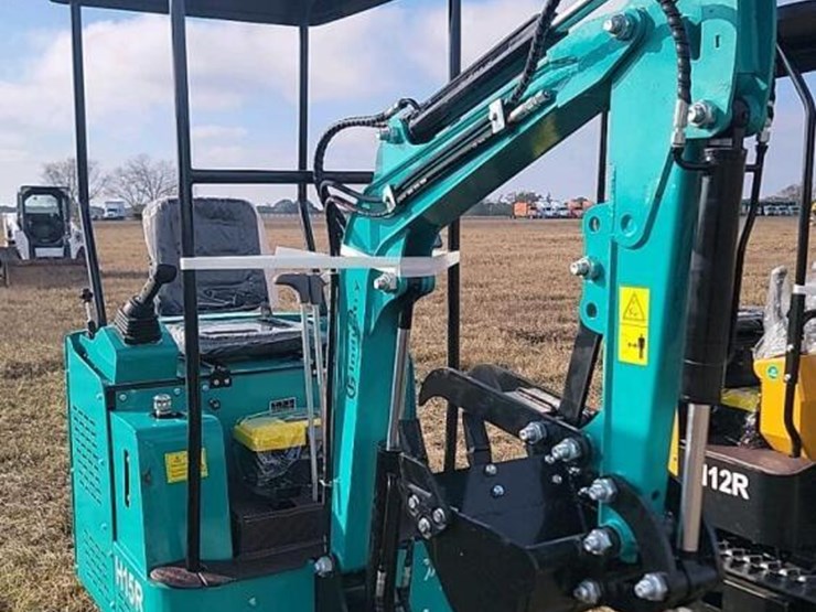 unused-2025-cfg-h15r-mini-excavator,-s/n-20250906w0002:-420cc-gas-eng.,-15"-bkt.,-4x6-tracks,-38.5"-base-image-1