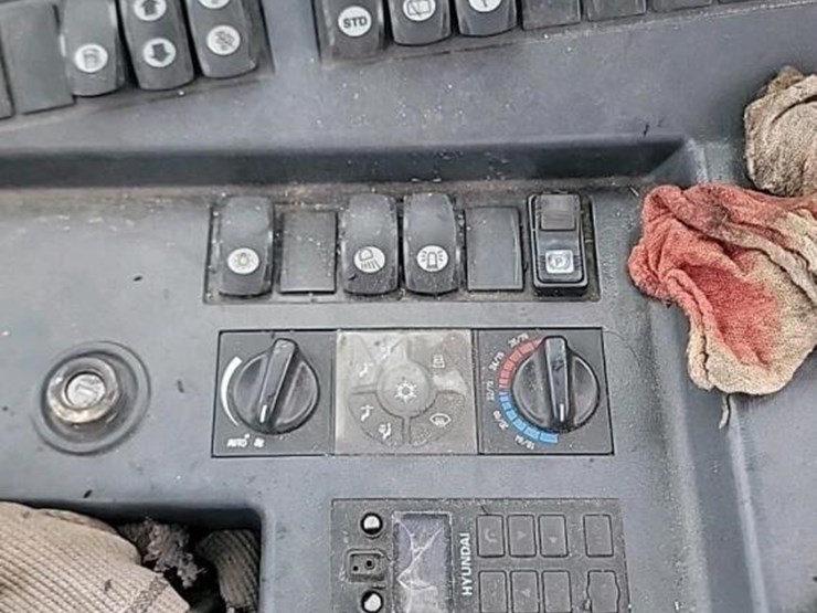 hyundai-80d-9-image-23