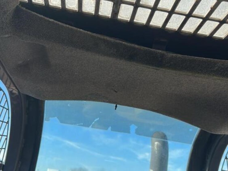 new-holland-l230-image-17