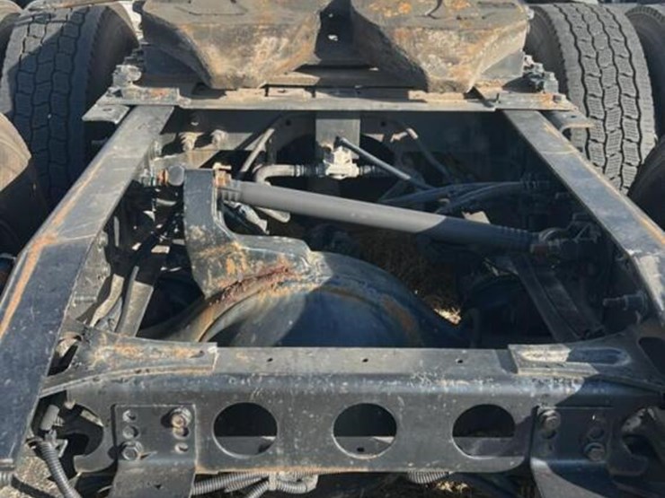 2016-international-prostar-image-12