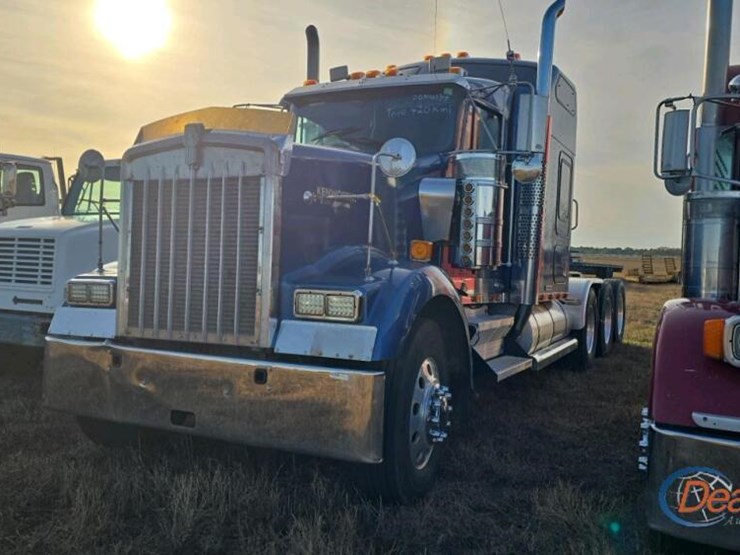 kenworth-w900-image-1