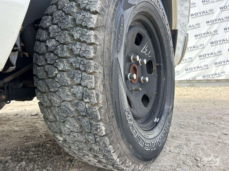 2015-dodge-1500-image-23