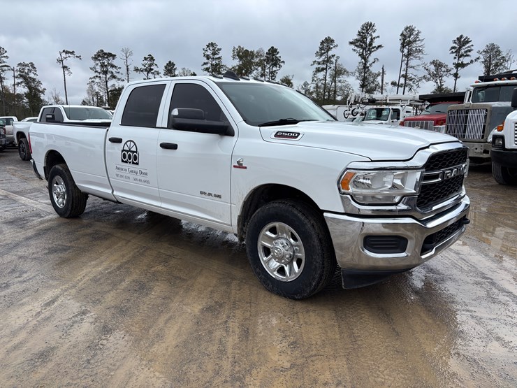 dodge-ram-2500-image-2