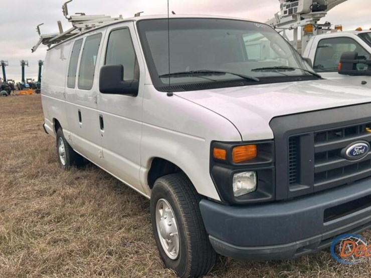 2014-ford-e350-image-3