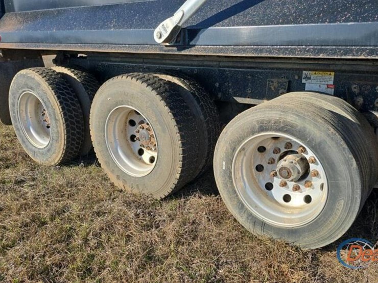 2019-international-hx615-image-12