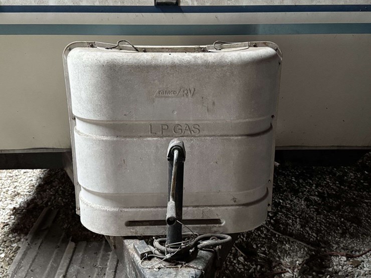 2000-coachmen-catalina-lite-hw-22'-travel-trailer-image-11