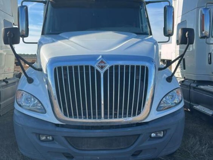 2015-international-prostar-image-2