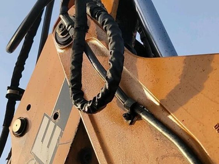 2010-case-590sm-image-12