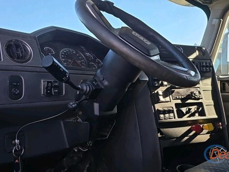 2016-caterpillar-ct660-image-24