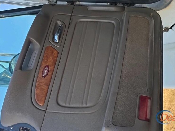 peterbilt-388-image-20