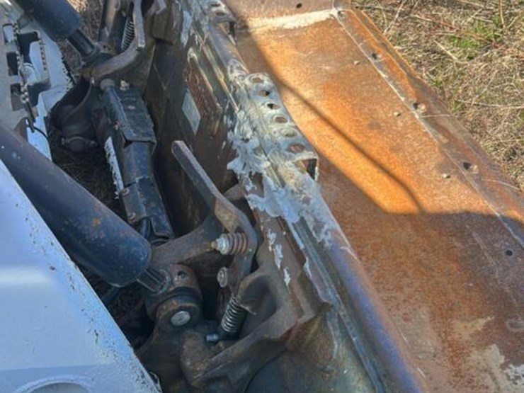 2023-bobcat-t64-image-23