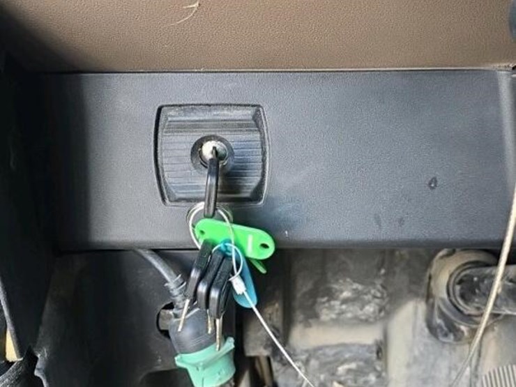 2019-international-hx615-image-35