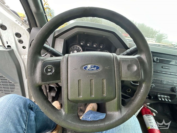 2012-ford-f350-image-13