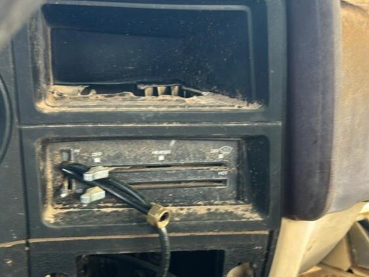 1986-gmc-c7d064-6x4-cab-&-chassis,-s/n-1gds7d4g6gv502071-(no-title---bill-of-sale-only):-as-is,-non-running-image-18