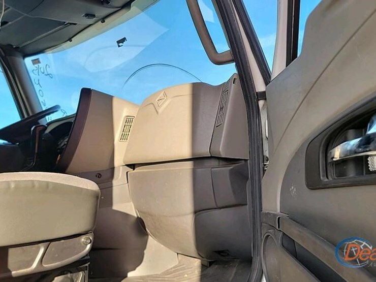 2016-international-prostar-image-6