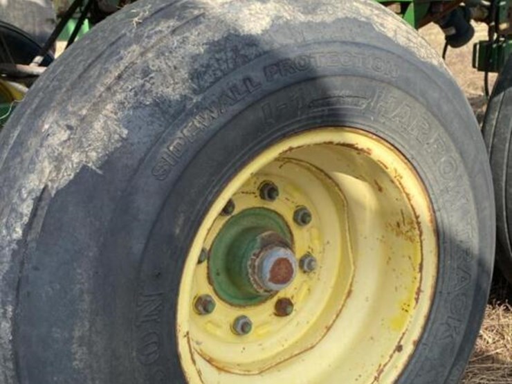 top-air-pull-type-1000-gallon-folding-sprayer,-s/n-6301-w/-monitor-image-6