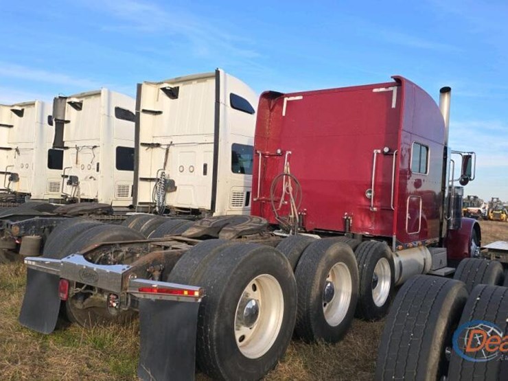 2005-peterbilt-379-image-15