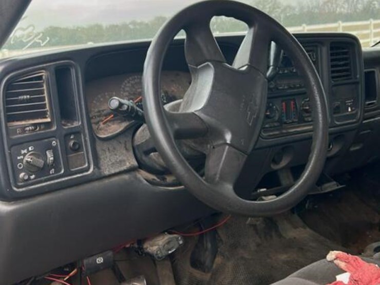 2006-chevrolet-3500-image-12