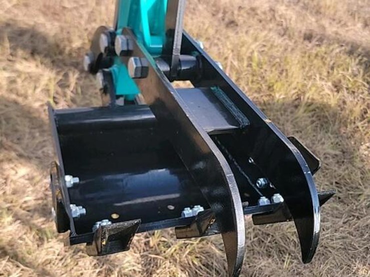 unused-2025-cfg-h15r-mini-excavator,-s/n-20250906w0002:-420cc-gas-eng.,-15"-bkt.,-4x6-tracks,-38.5"-base-image-14