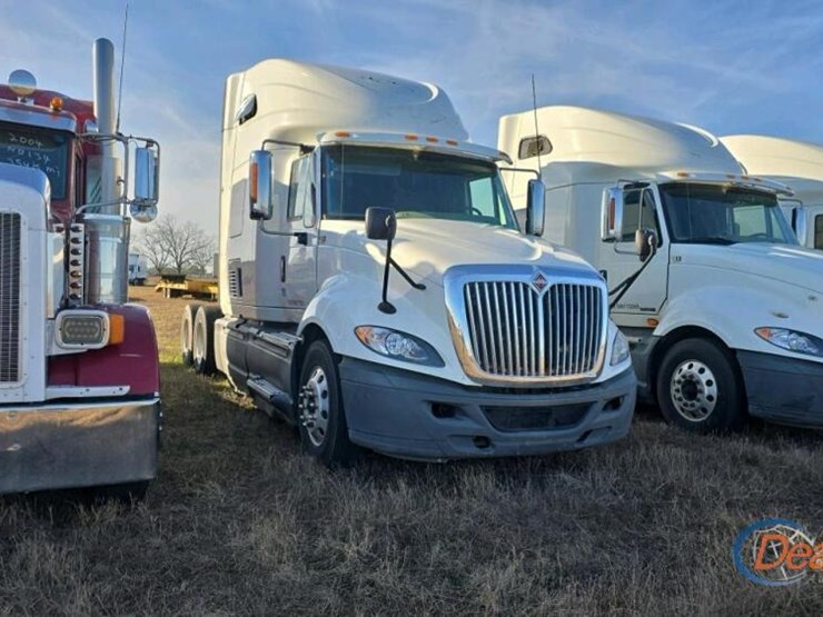 2015-international-prostar-image-3