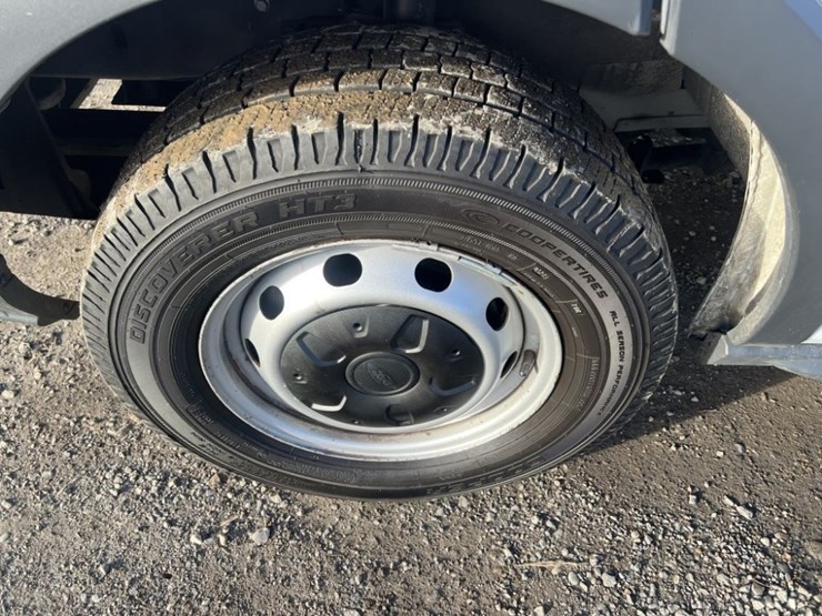 2016-ford-transit-image-11