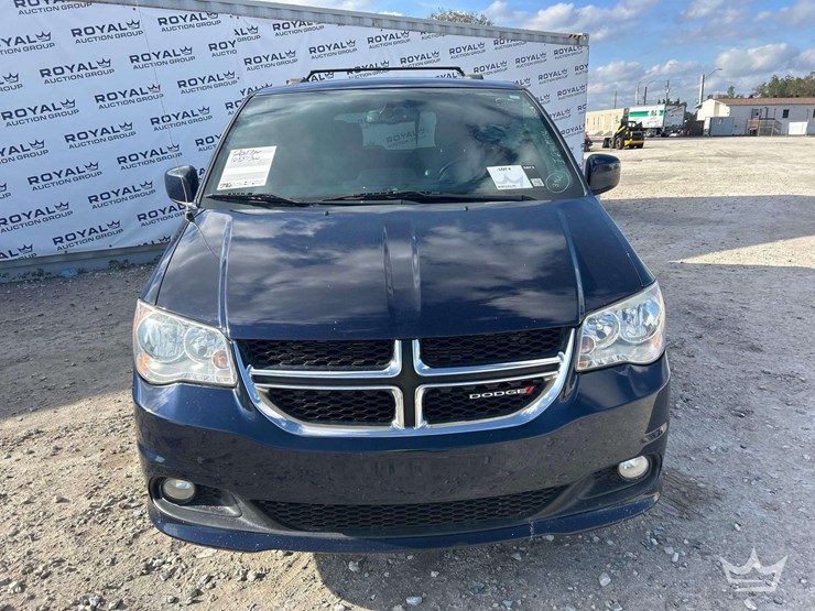 2017-dodge-grand-caravan-image-24