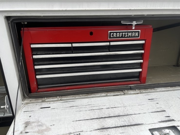 2012-gmc-sierra-utility-truck-image-16