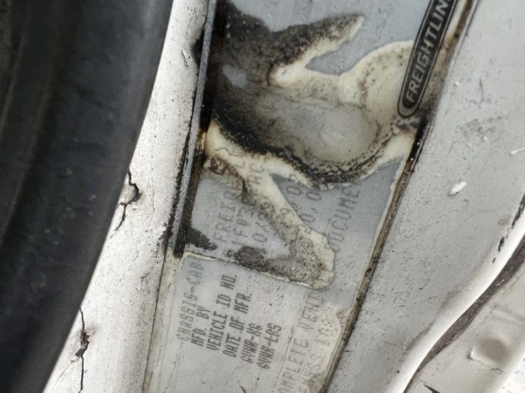 2000-freightliner-fl50-image-13